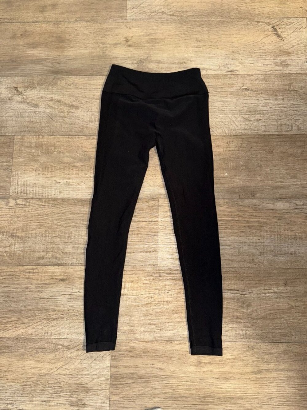 Aurola Leggings Size Medium